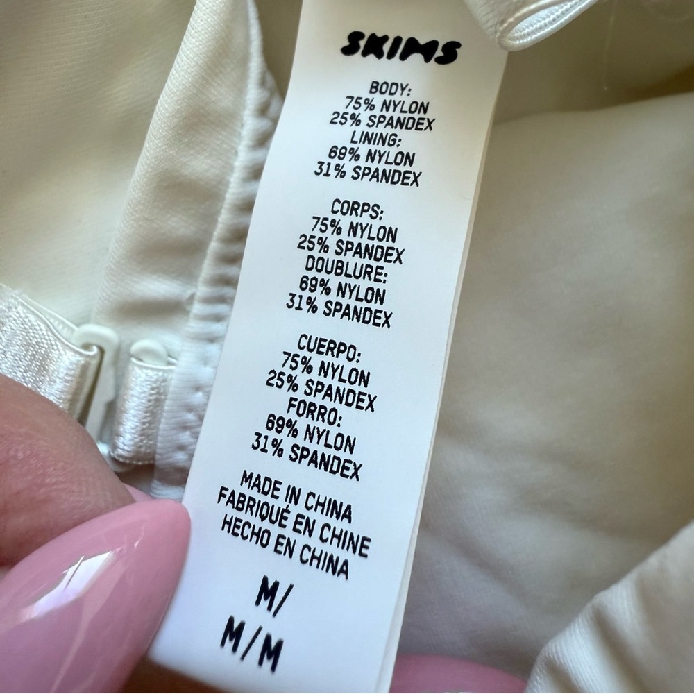 SKIMS women bodysuit with belt size M - Picture 4 of 7